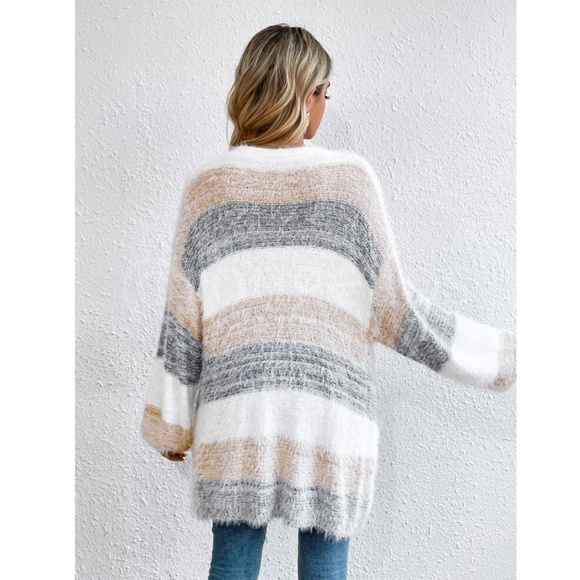 Fuzzy Open Cardigan Colorblock Stripes Grey White Tan Long Sleeve w/ Pockets - Picture 5 of 7